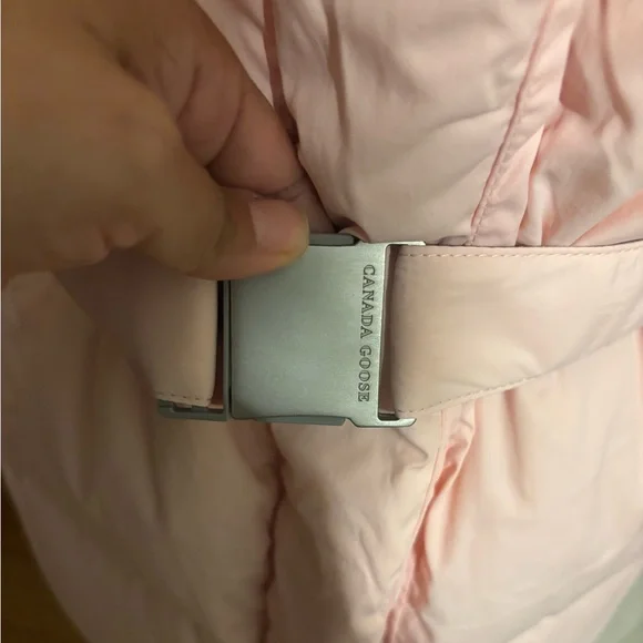 Canada Goose Rayla Vest in a pink quartz color size small - Picture 4 of 9